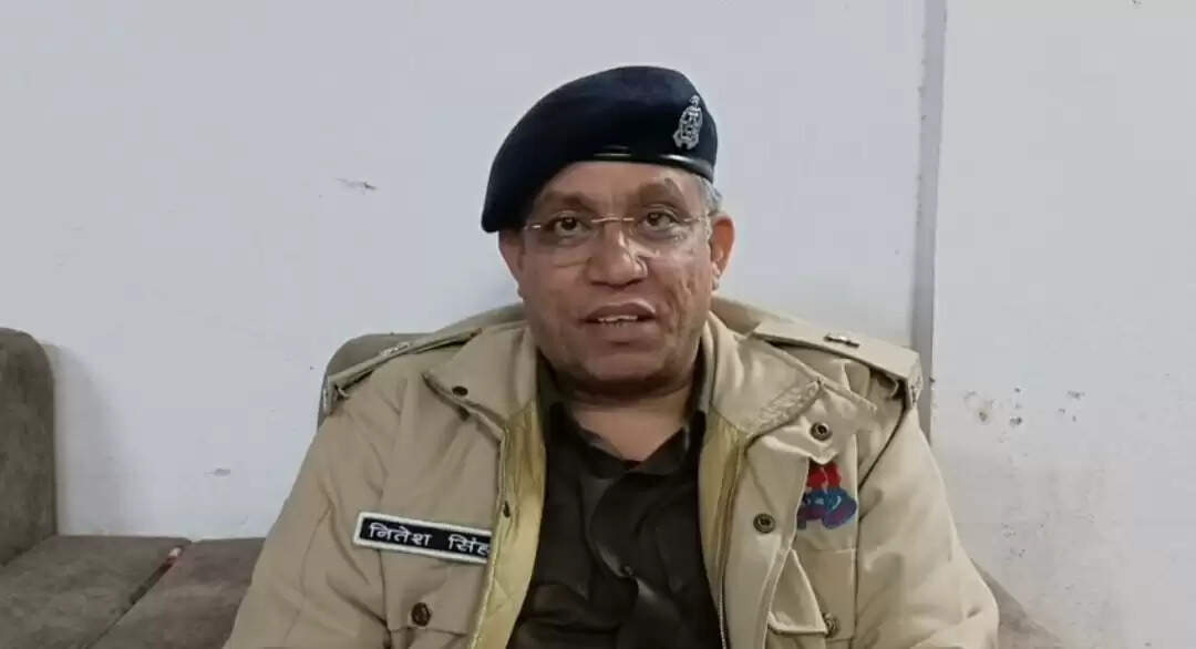 युवतियों से दोस्ती कर धर्म परिवर्तन के आरोप में दो गिरफ्तार, तीन जिम सील