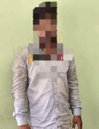 पुलिस ने पकड़ा शराब से लदा ट्रक, दो गिरफ्तार
