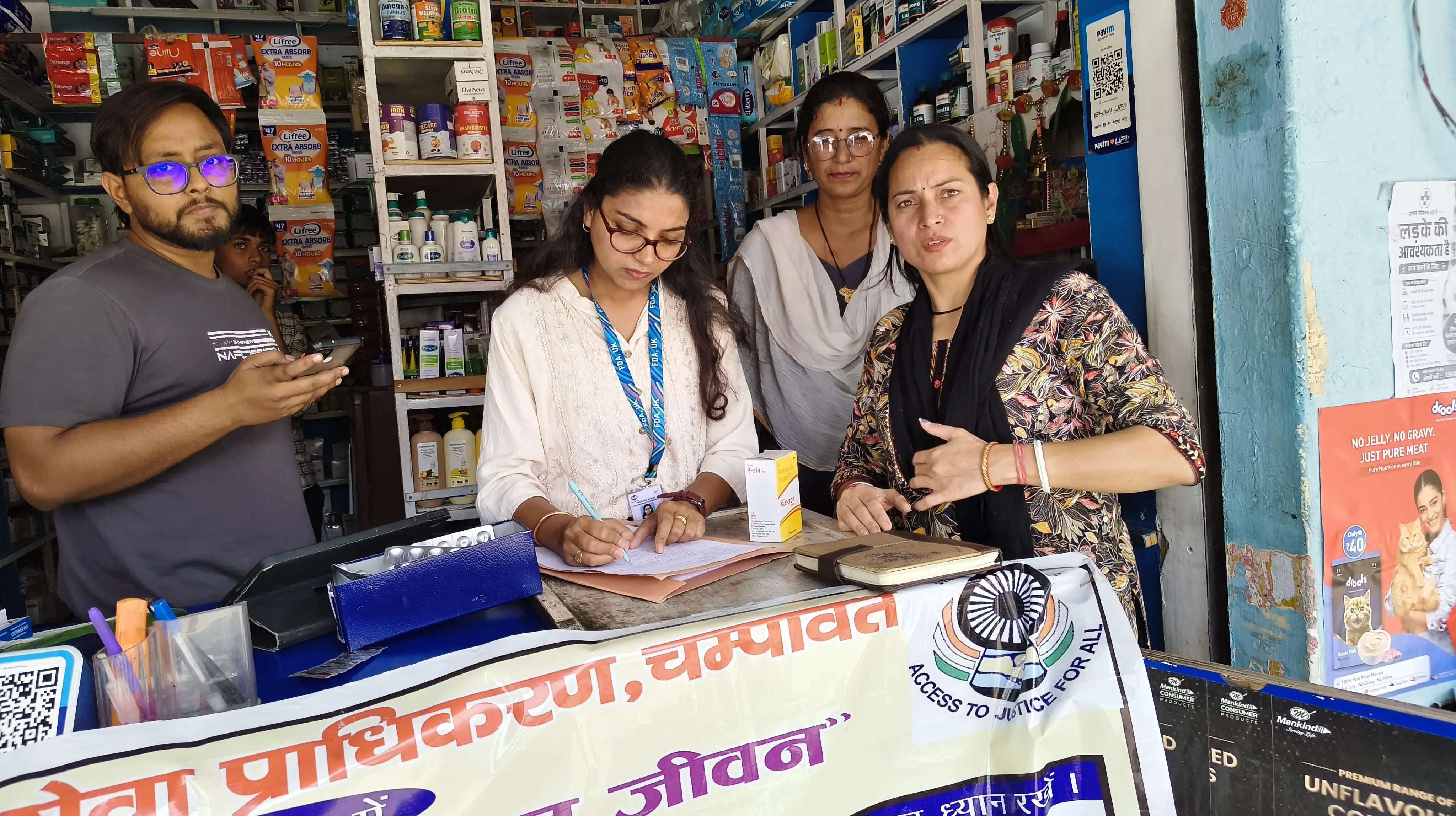 टनकपुर में मेडिकल स्टोरों की सघन जांच, नियमों के उल्लंघन पर कार्रवाई