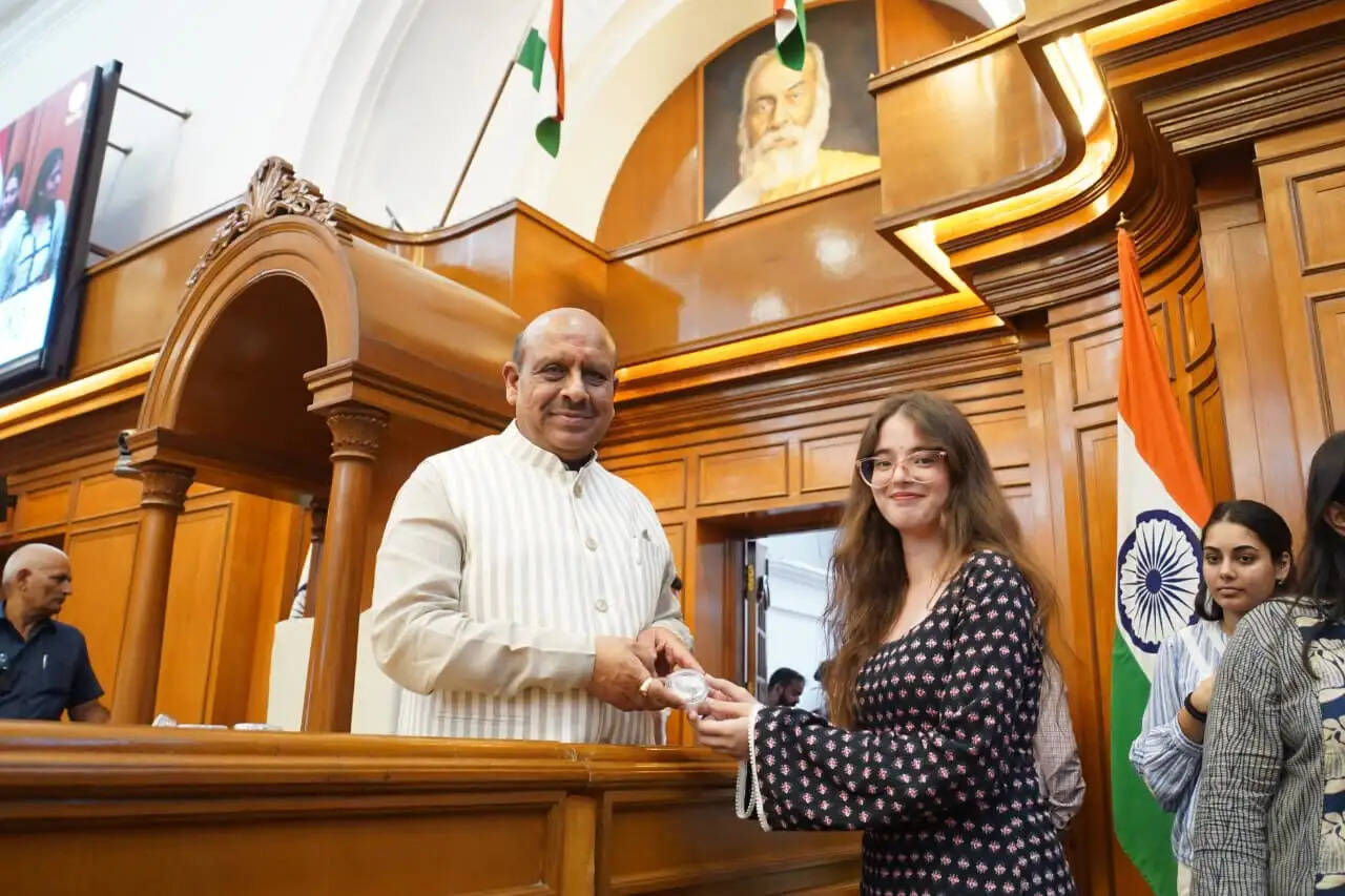 राजनीति में आकर विकसित भारत के निर्माण में अपना योगदान दें विद्यार्थी : विजेंद्र गुप्ता