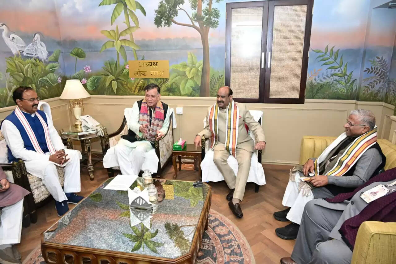 उपमुख्यमंत्री केशव ने विधान भवन में लोकसभा अध्यक्ष और राज्यसभा उपसभापति का किया स्वागत