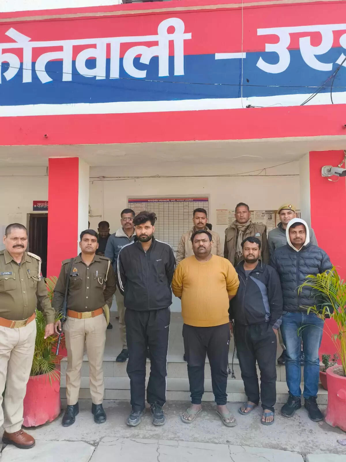 परिवहन अधिकारियों की रेकी करने वाले चार अपराधी गिरफ्तार