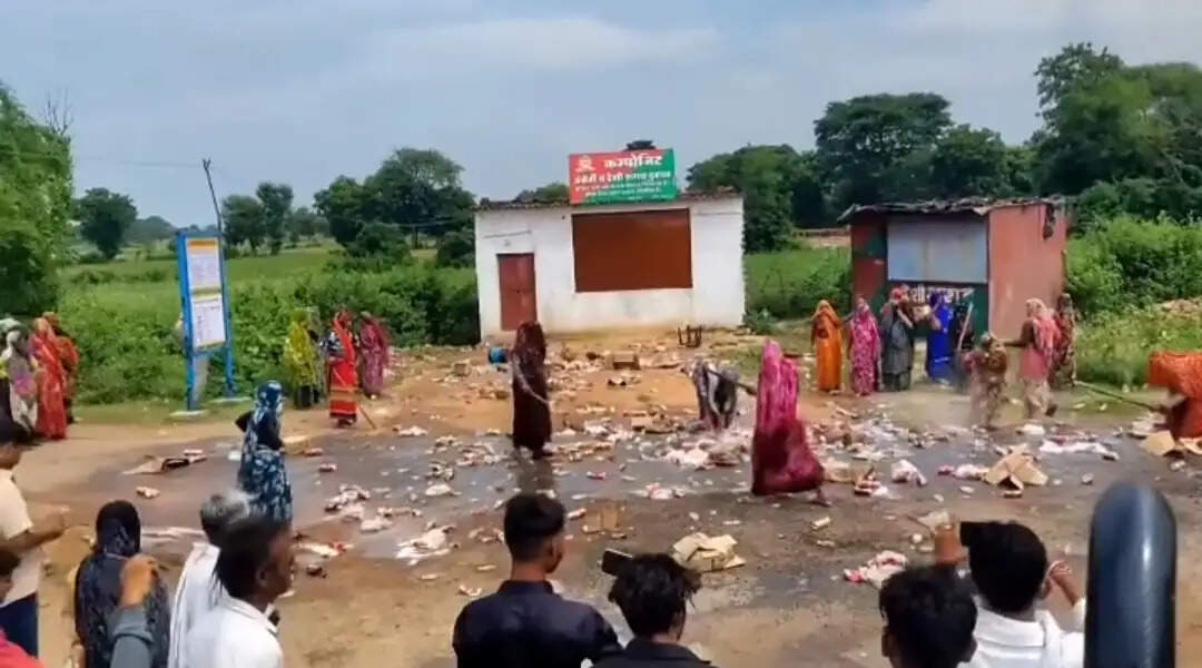 अशोकनगर : शराब बिक्री के विरोध में शराब दुकान पर तोड़फोड़, महिलाओं समेत 26 नामजद पर केस