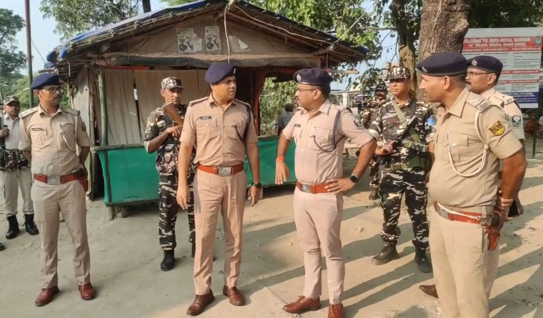 एसपी ने अधिकारियों के साथ बॉर्डर सुरक्षा का लिया जायजा