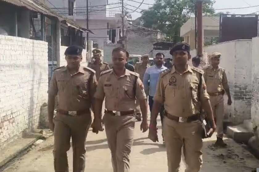घर में घुसे चोरों ने 25 लाख के जेवर-नकदी चुराया