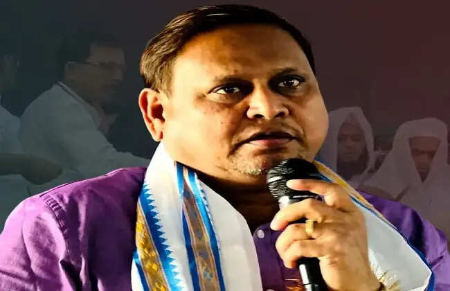 तीन बार चेक बाउंस होने के बाद मोहम्मडन स्पोर्टिंग क्लब के अध्यक्ष पद से हटाए गए विधायक हुमायूं कबीर