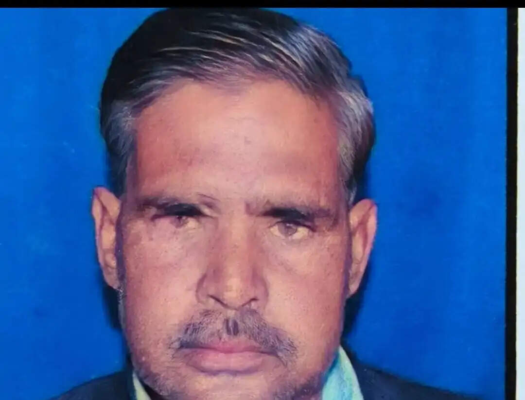 सड़क पार कर रहे अधेड़ को वाहन ने रौंदा, मौत