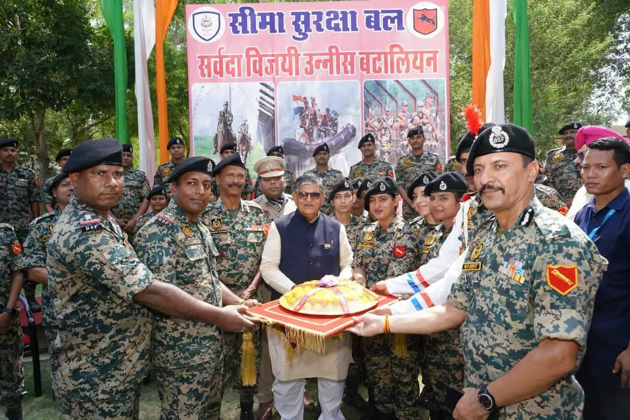 फाजिल्का में ‘राखी सरहद के नाम’, 1100 महिलाओं ने जवानों को बांधी राखी