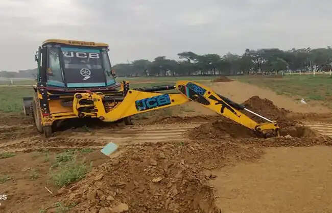 नारनौलः अवैध कॉलोनी पर चला पीला पंजा, छह एकड़ में बना ढांचा ध्वस्त