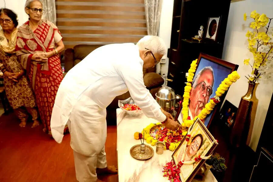 राज्यपाल ने पद्मश्री से सम्मानित साहित्यकार स्व. पंत को दी श्रद्धांजलि