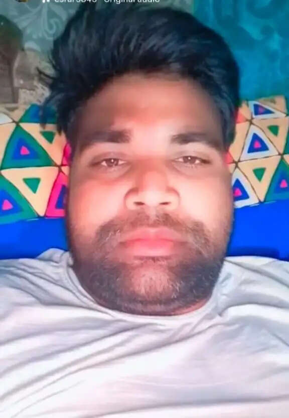 बागपत में दो दोस्तों के शव मंदिर परिसर में मिले, दो हिरासत में