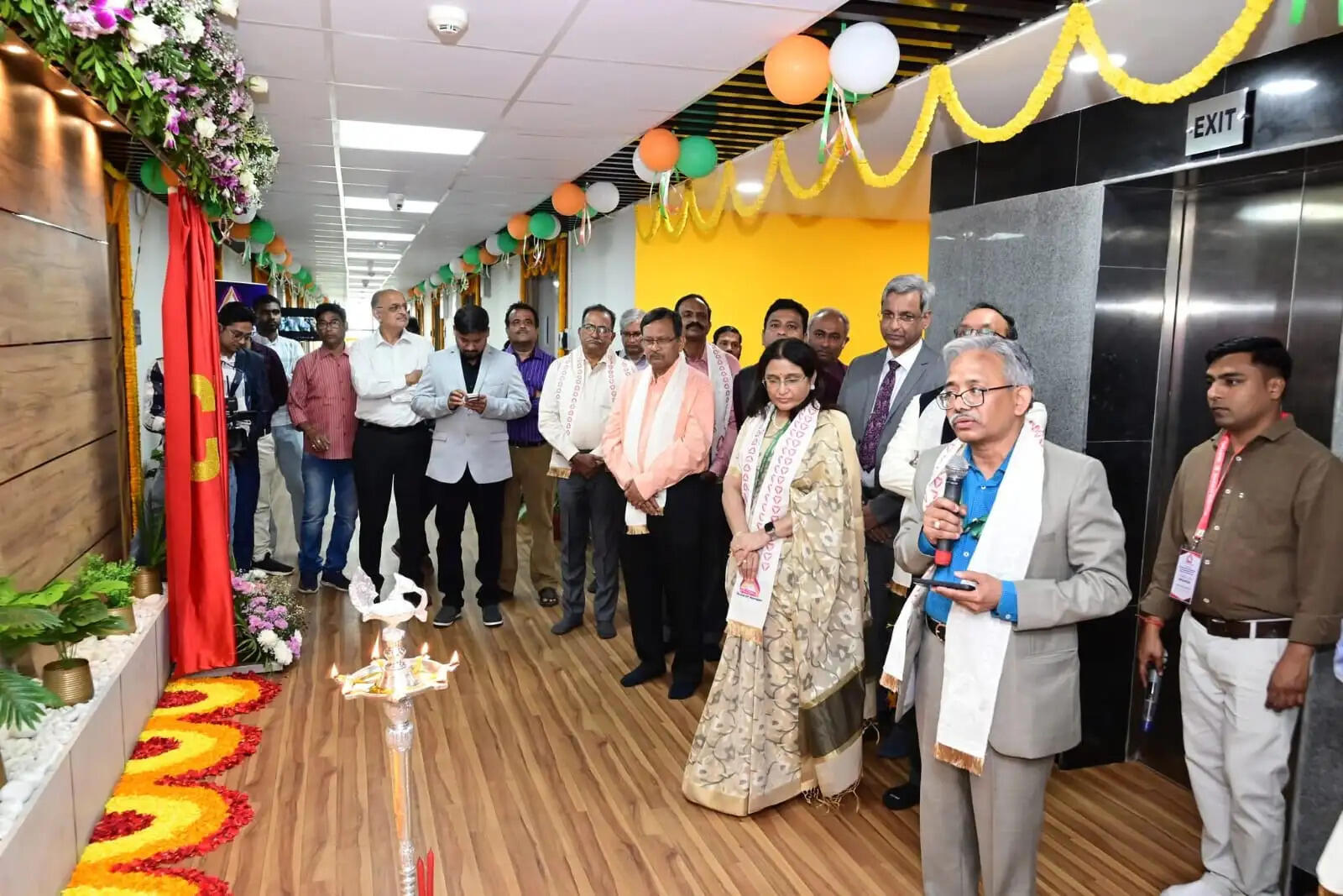 खड़गपुर आईआईटी में डीआरडीओ उद्योग-शैक्षणिक उत्कृष्टता केंद्र का उद्घाटन