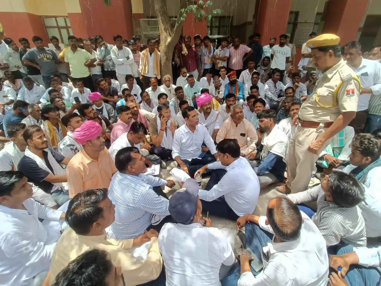 सडक़ हादसे में नाबालिग की मौत पर धरना-प्रदर्शन