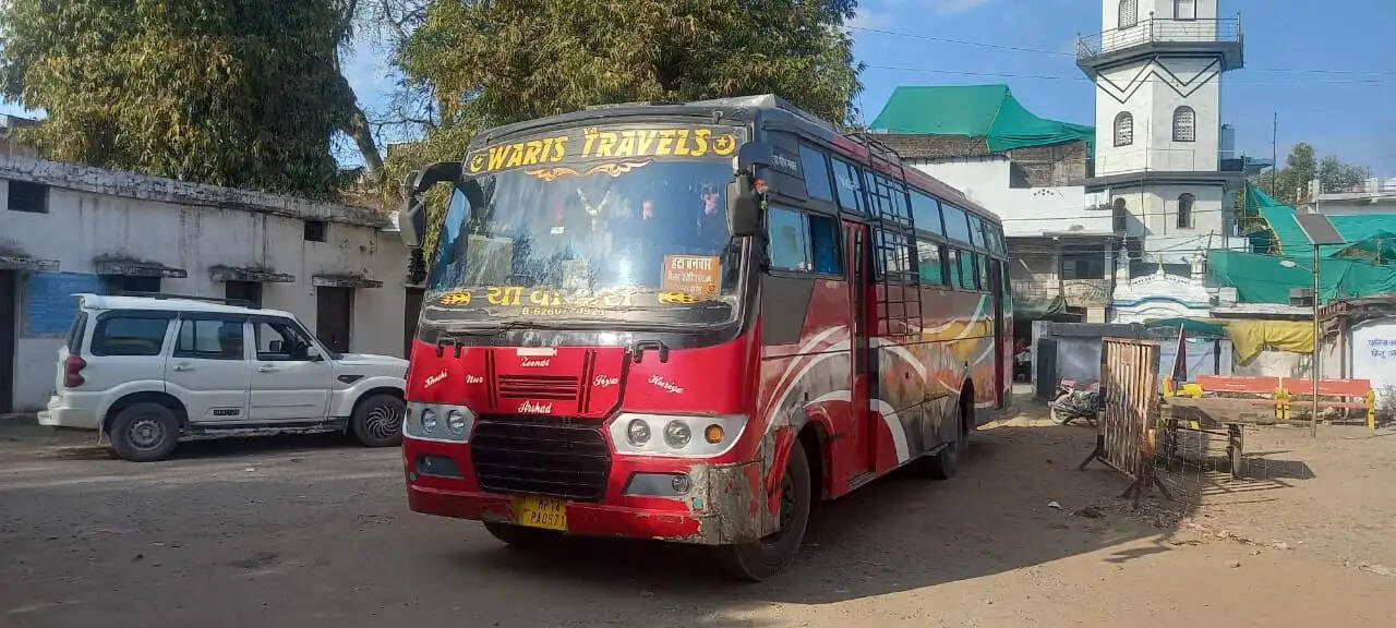 दमोहः महिला यात्री से छेड़छाड़ की शिकायत, बस जब्त