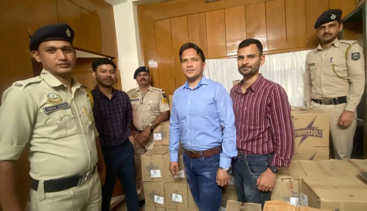 आबकारी विभाग ने पकड़ी 45 पेटी अवैध शराब