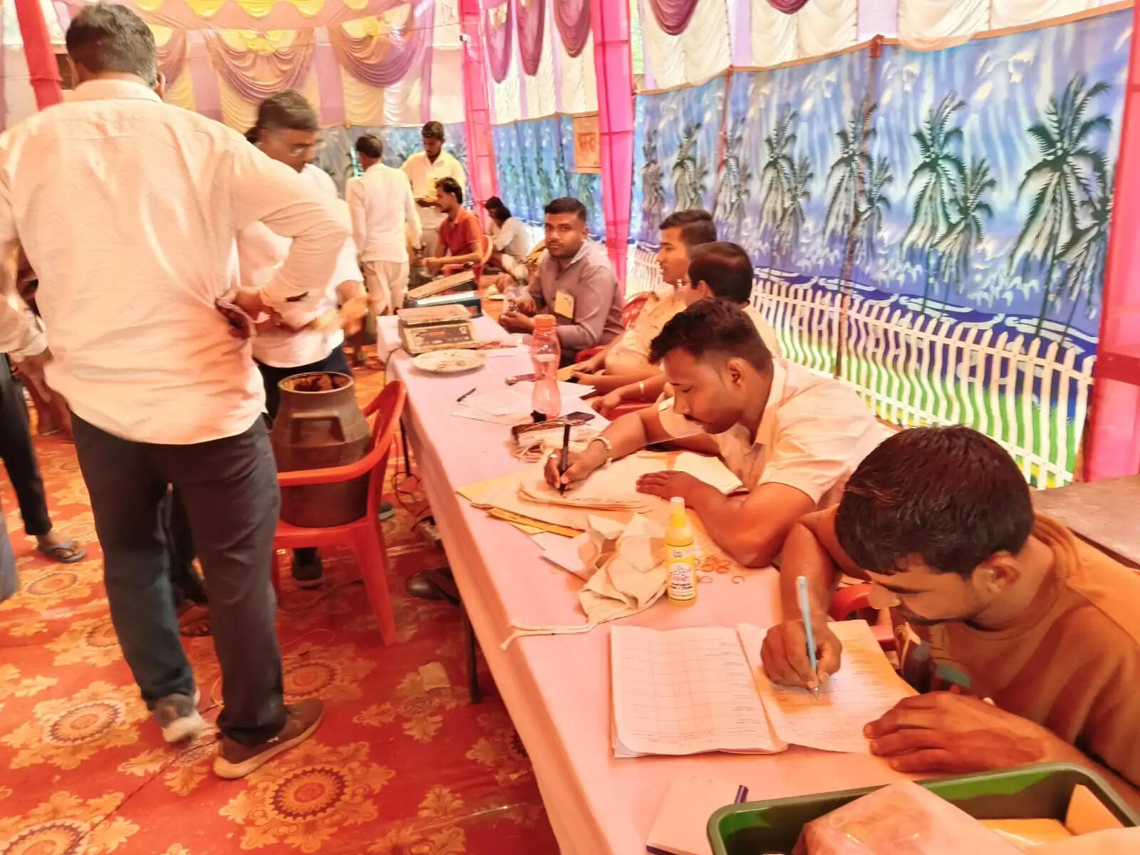 सिंगोली चारभुजा में अफीम खरीद शुरू, पहले दिन 192 किसानों से उपज खरीदी