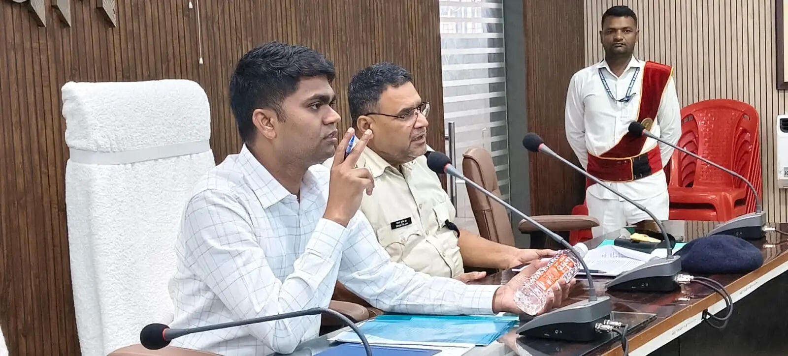 नशे के कारोबार पर कसेगा शिकंजा, सीवान में हर माह होगी एनकॉर्ड समिति की समीक्षा बैठक