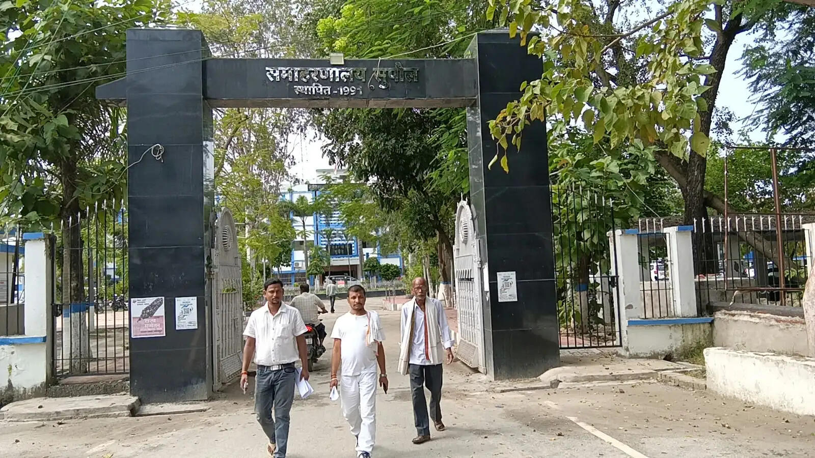 परसरमा चौक से चिकनी-सिंहेश्वर तक सड़क चौड़ीकरण की मांग