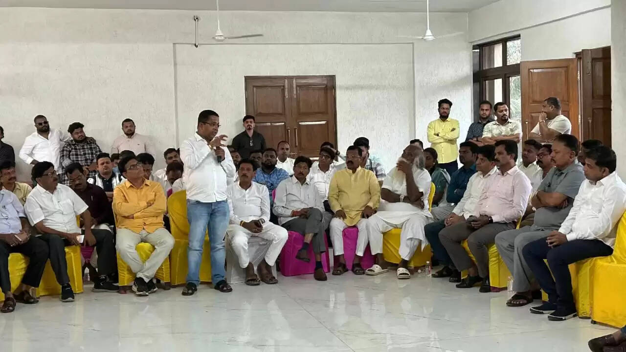 भाजपा को रोकने के लिए मविआ और बविआ को एक साथ आना चाहिए: विजय पाटील