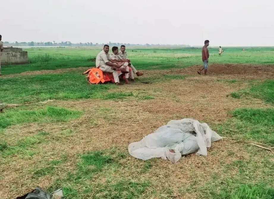 कोसी महासेतु के नीचे मिला अज्ञात शव, हत्या की आशंका