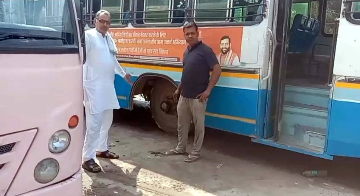 हिसार-हांसी डिपो में टायरों की कमी से 50 से अधिक बसें खड़ी, एसी बसों का संचालन भी प्रभावित