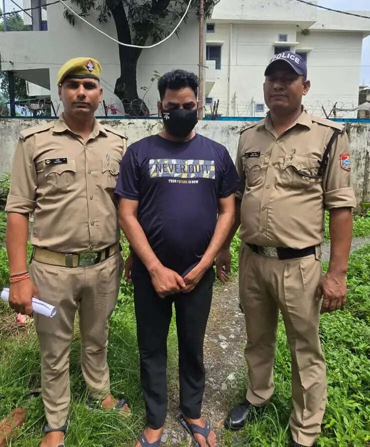 सेक्स रैकेट प्रकरण का वांछित आरोपित गिरफ्तार