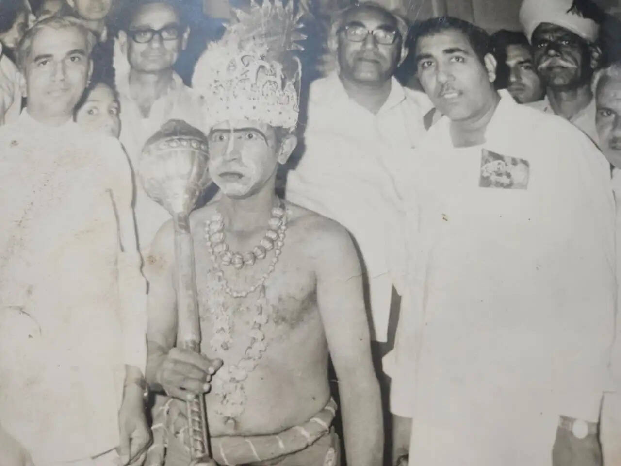 71 साल से बीकानेर दशहरा कमेटी से जुड़ा झांब परिवार, तीन पीढ़ियों से निभा रहा परंपरा और सेवा का दायित्व