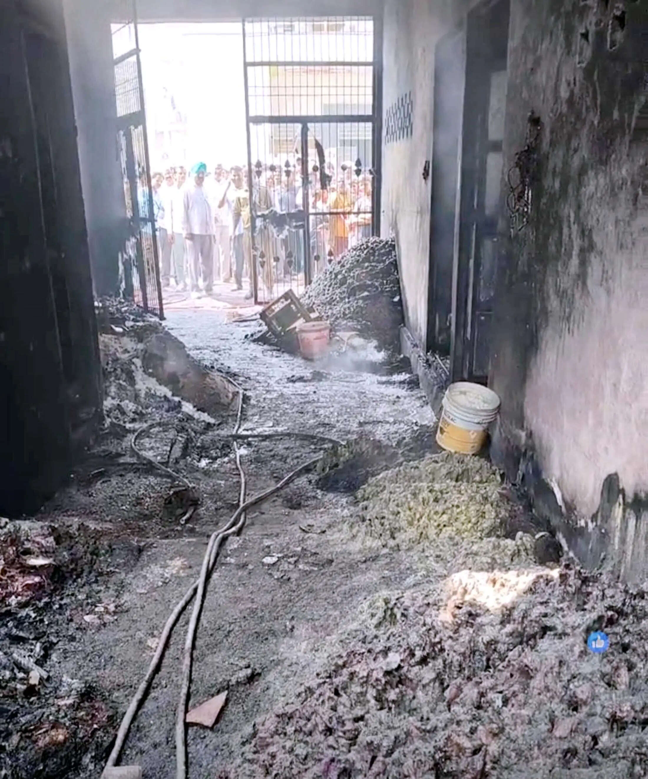 (अपडेट) हरियाणा&nbsp;के&nbsp;सफीदों की रंग फैक्टरी में भीषण आग, चार महिलाओं की मौत, 13 मजदूर झुलसे