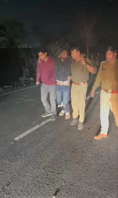 मुठभेड़ में दो गोकश गिरफ्तार, एक के पैर में लगी गोली