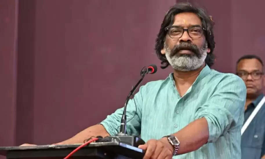 मुख्यमंत्री दिल्ली रवाना, राज्यपाल के पुत्र के प्रीति भोज में होंगे शामिल