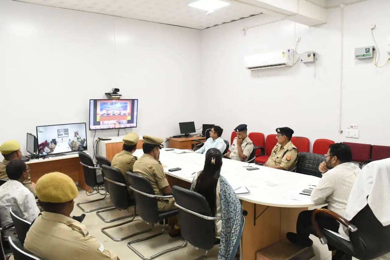 बाढ़ बचाव की तैयारियों को लेकर टेबल टॉप बैठक, 20 अगस्त को बड़ा रघुनाथनगर जलाशय में होगी मॉक ड्रिल