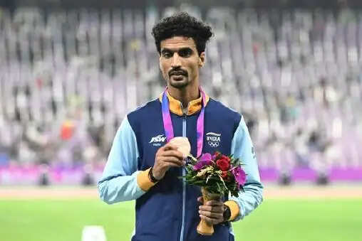 एशियन खेल : गुलवीर सिंह ने व्यक्तिगत सर्वश्रेष्ठ समय के साथ 1500 मीटर दौड़ में जीता रजत