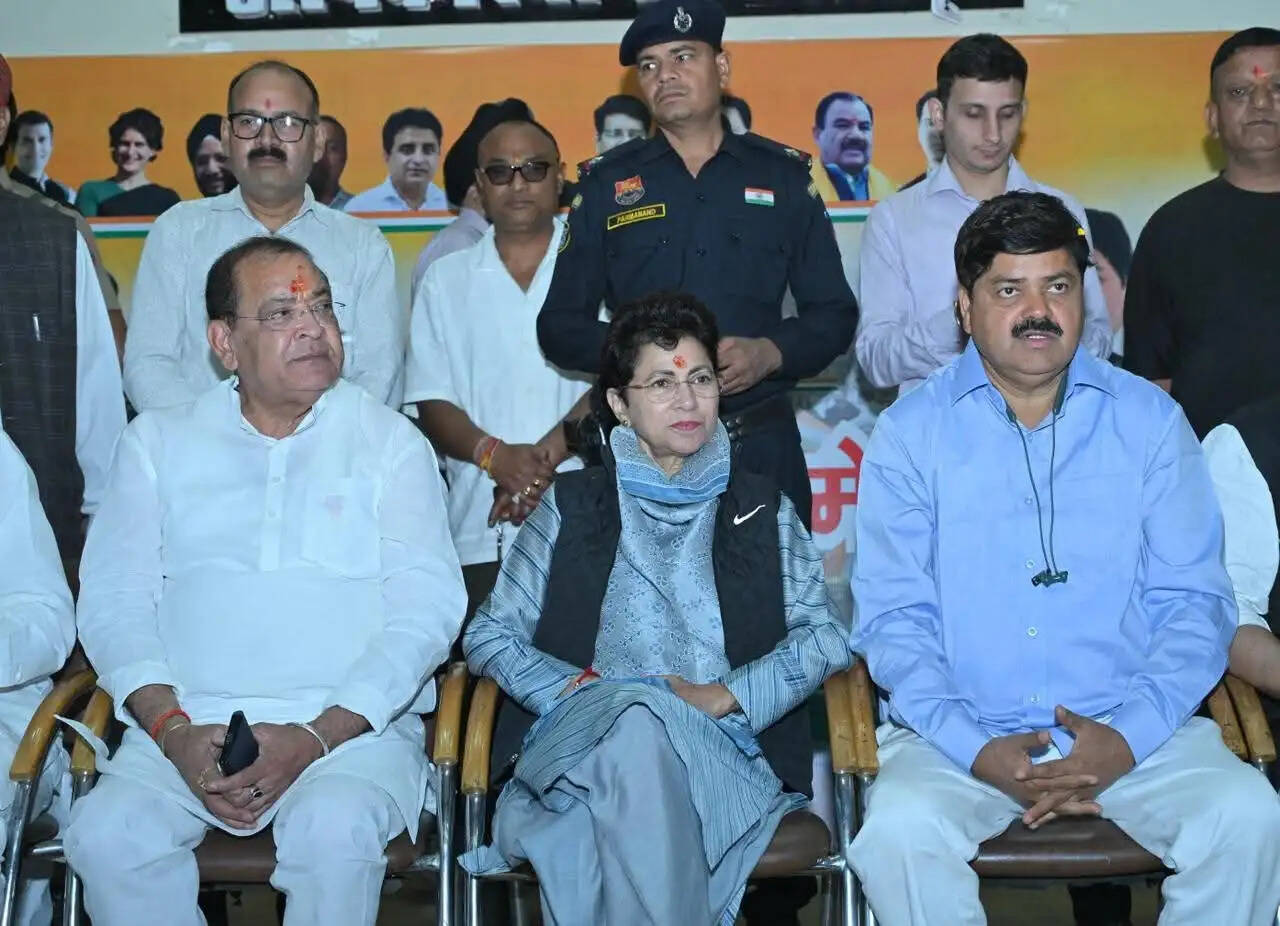 हल्द्वानी में कांग्रेस की अहम बैठक, चुनावी रणनीति पर मंथन