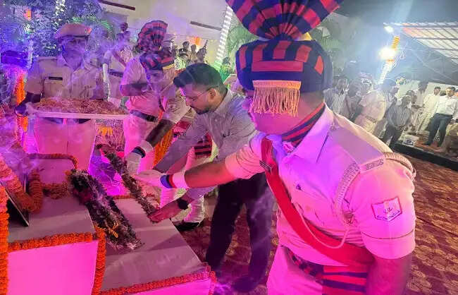खुदीराम बोस के शहादत दिवस पर मुजफ्फरपुर में श्रद्धांजलि सभा, शहीद स्थल पर उमड़ा जनसैलाब