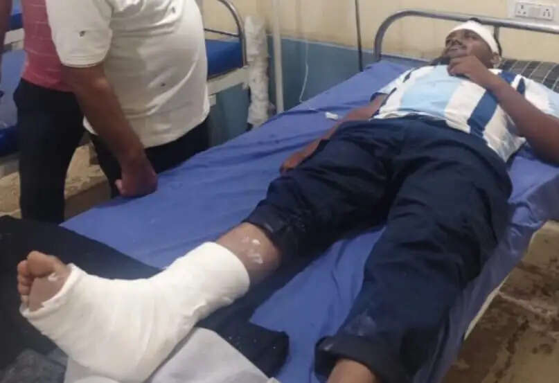 राजगढ़ः एमपी-यूपी की पुलिस टीम पर ग्रामीणों का हमला, दो आरक्षक घायल, दो आरोपित गिरफ्तार