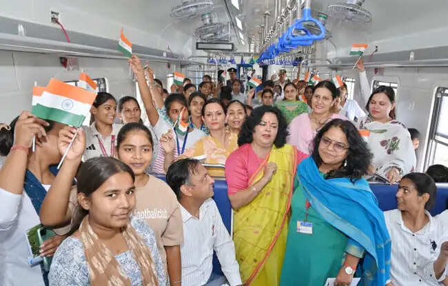 गोहाना पहुंची देश की पहली हाइड्रोजन ट्रेन, पूर्व सांसद का सपना पूरा