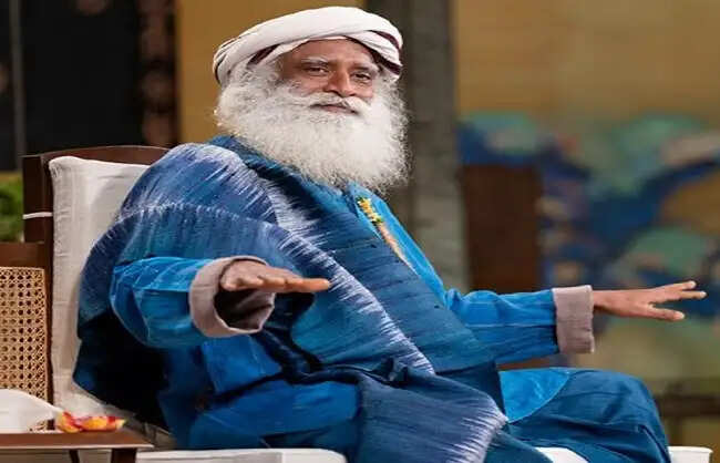 बाहर क्या हो रहा, यह आपके नियंत्रण में नहीं, आप अपने भीतर कैसे हैं, यह केवल आपके हाथों में है: सद्गुरु जग्गी वासुदेव