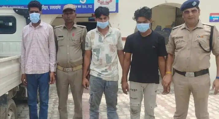 रूलर मशीन चोरी में सहारनपुर से तीन आरोपित गिरफ्तार