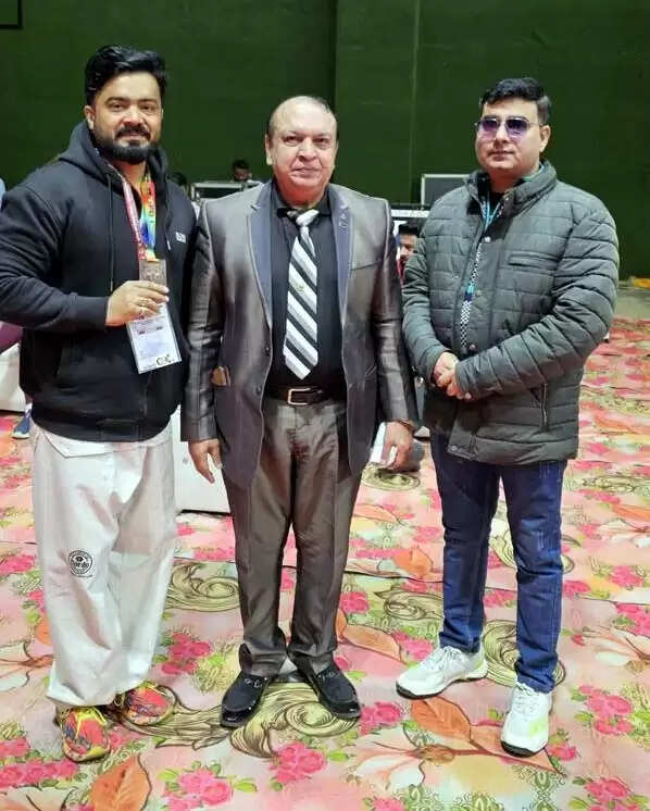 फरीदाबाद : नगर निगम के जे.ई. ने ताइक्वांडो चैंपियनशिप में जीता पदक