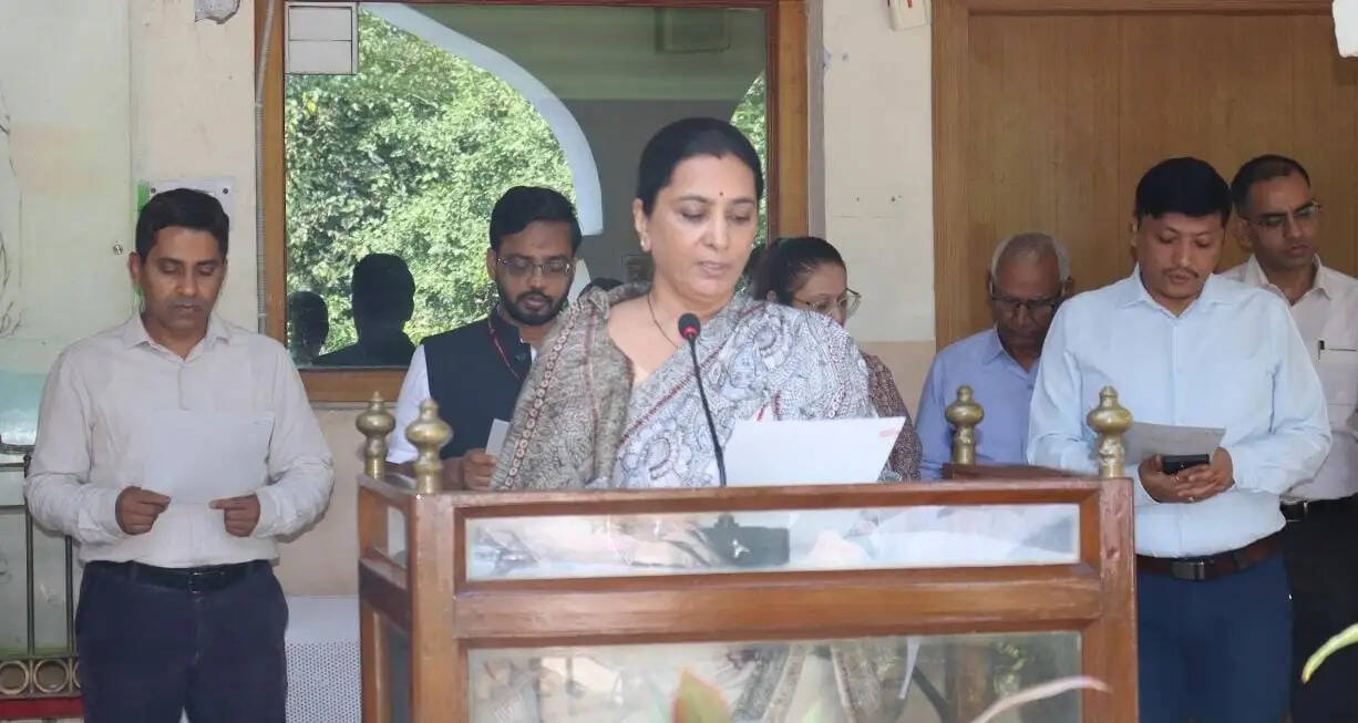 मंडल रेल प्रबंधक ने मुरादाबाद मंडल के कर्मचारियों-अधिकारियों को दिलाई ईमानदारी एवं निष्पक्षता से कार्य करने की शपथ