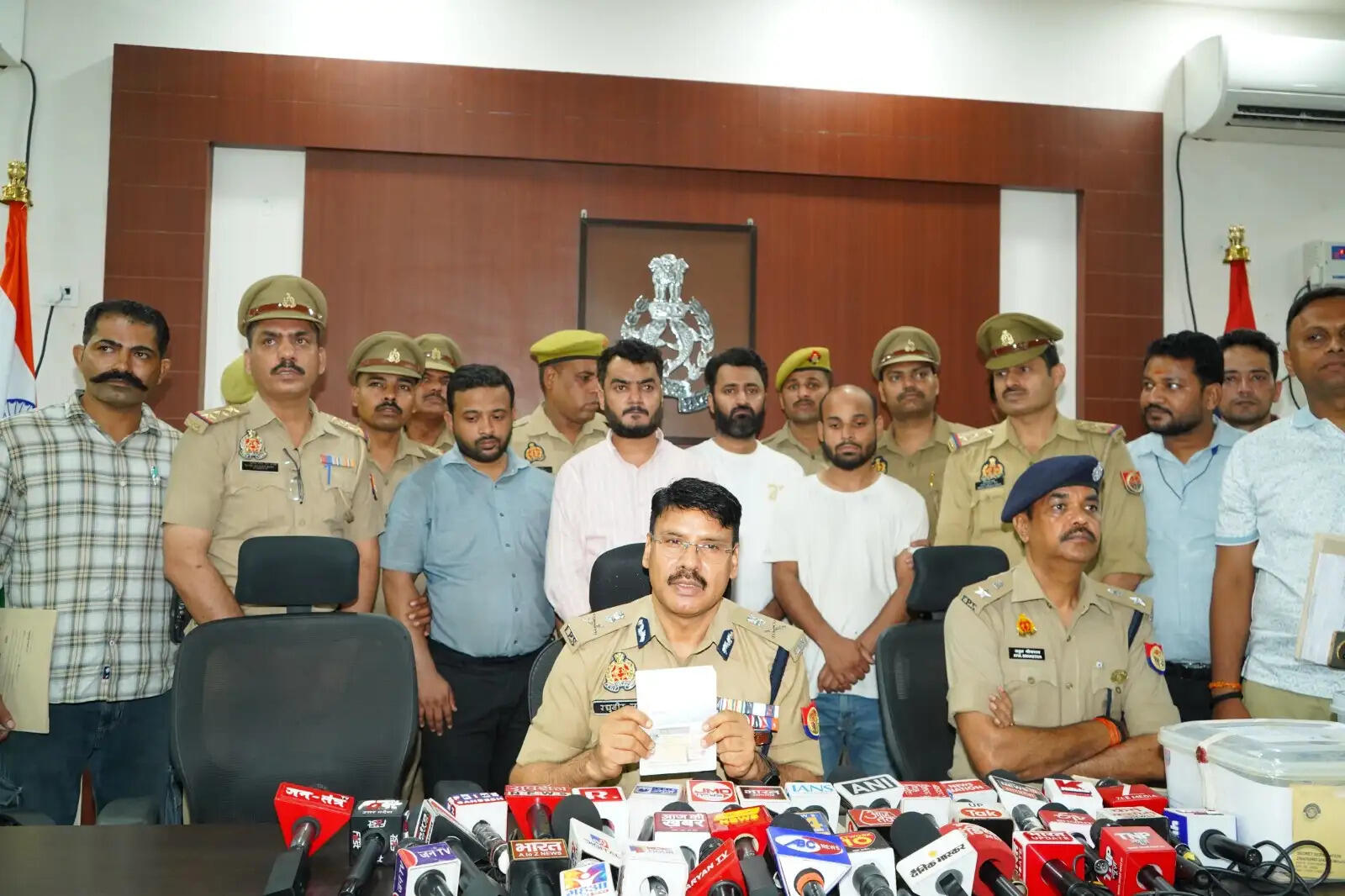 फर्जी डिग्री-मार्कशीट बनाने वाले अंतरराज्यीय गिरोह का भंडाफोड़, मास्टरमाइंड समेत चार गिरफ्तार