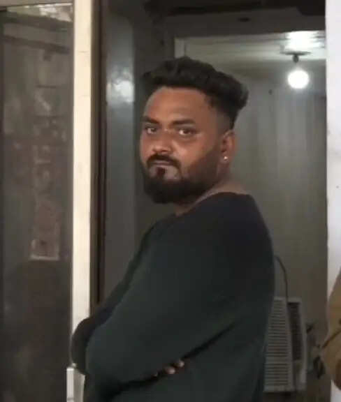 क्रिश्चियन युवक पर युवती से शोषण और जबरन धर्म बदलवाने का आरोप