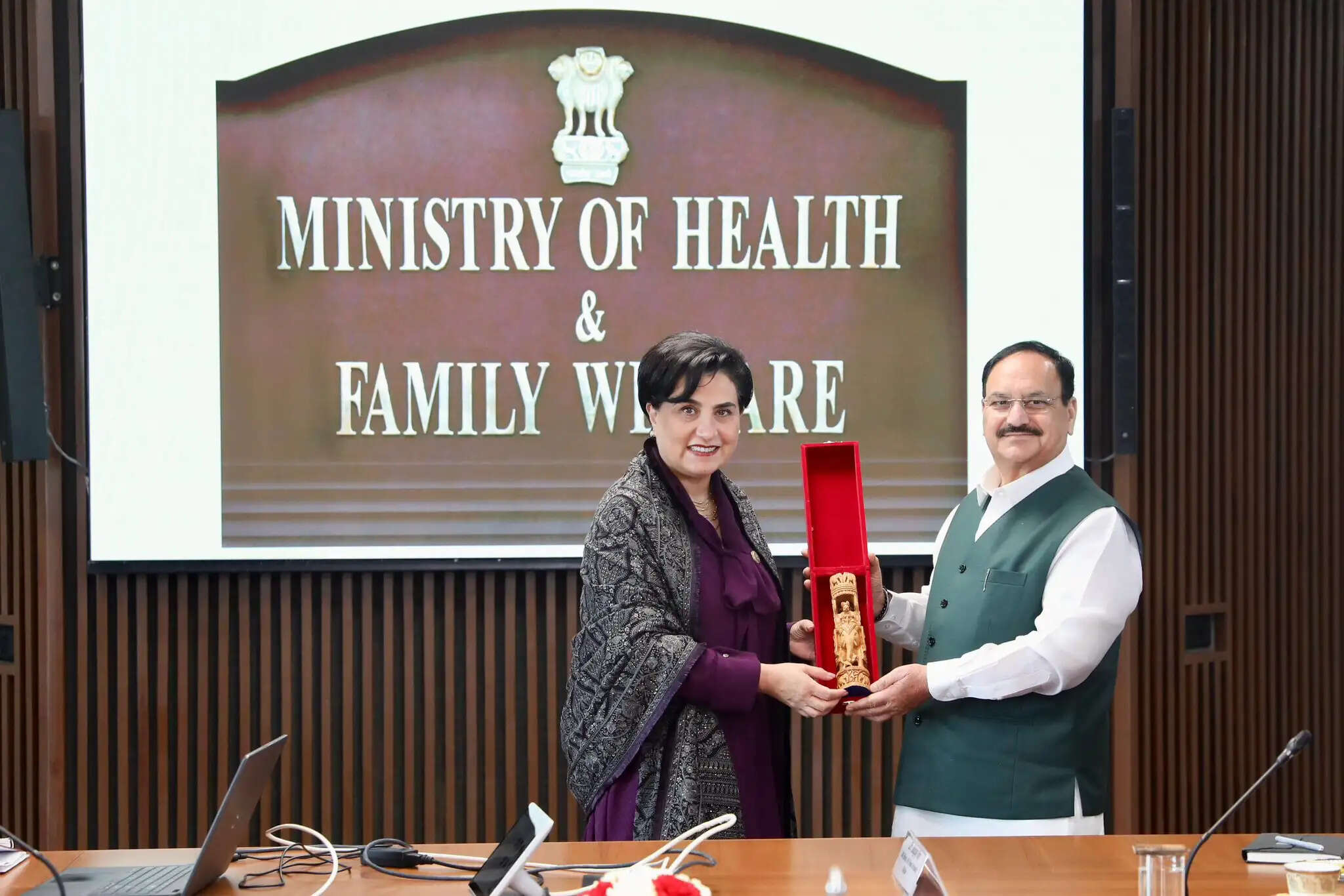 जेपी नड्डा ने इक्वाडोर की विदेश मंत्री से मुलाकात की