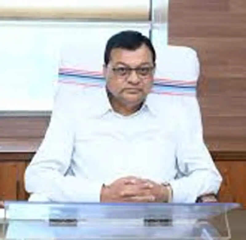 श्रमिक समाज की आधारशिला हैं और उनके बिना विकास की कल्पना अधूरी : श्रम मंत्री देवांगन