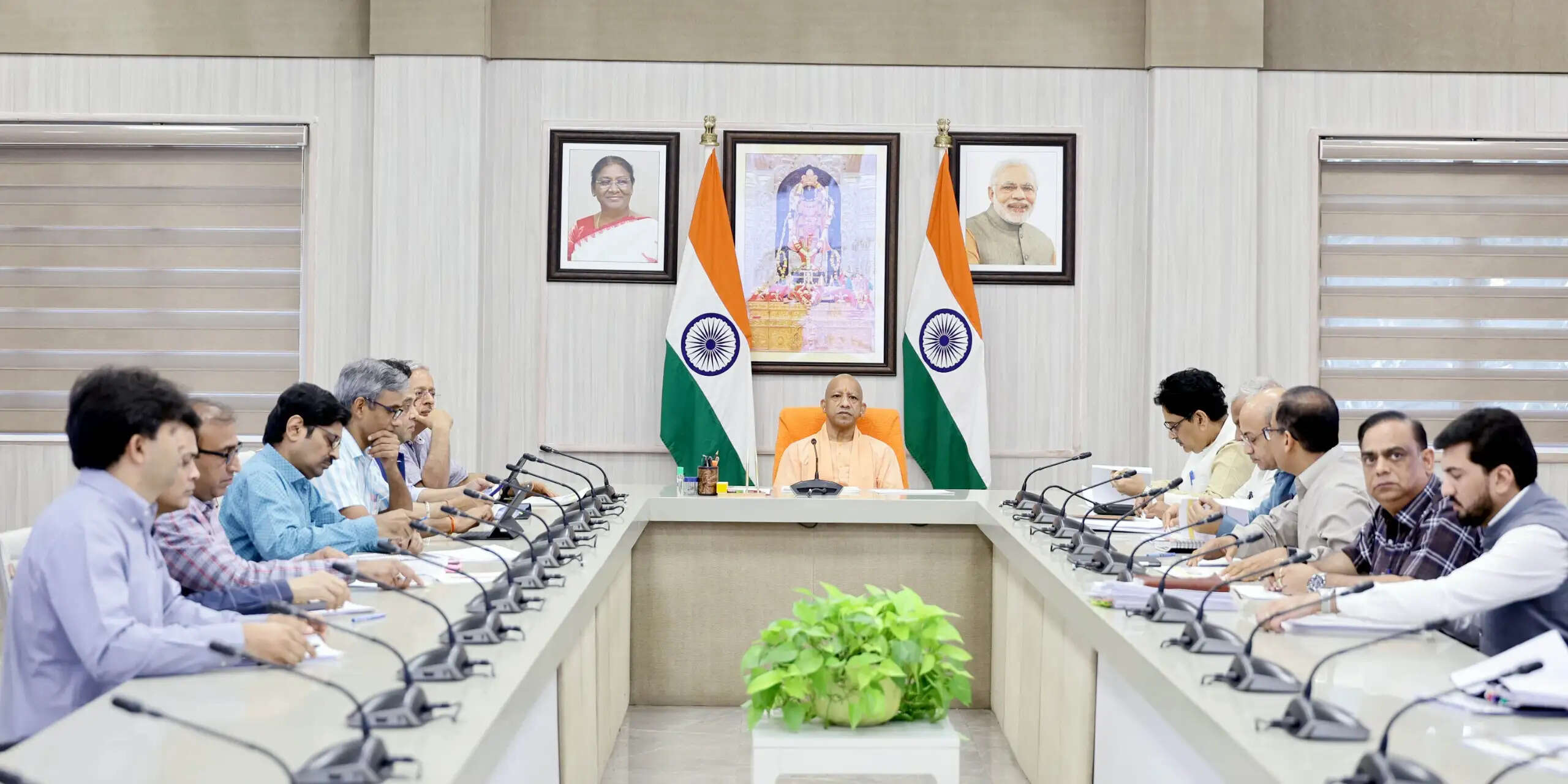 वर्ष 2030 तक 2 गीगावाट अतिरिक्त डेटा सेंटर क्षमता विकसित करने का लक्ष्य लेकर काम करें : मुख्यमंत्री