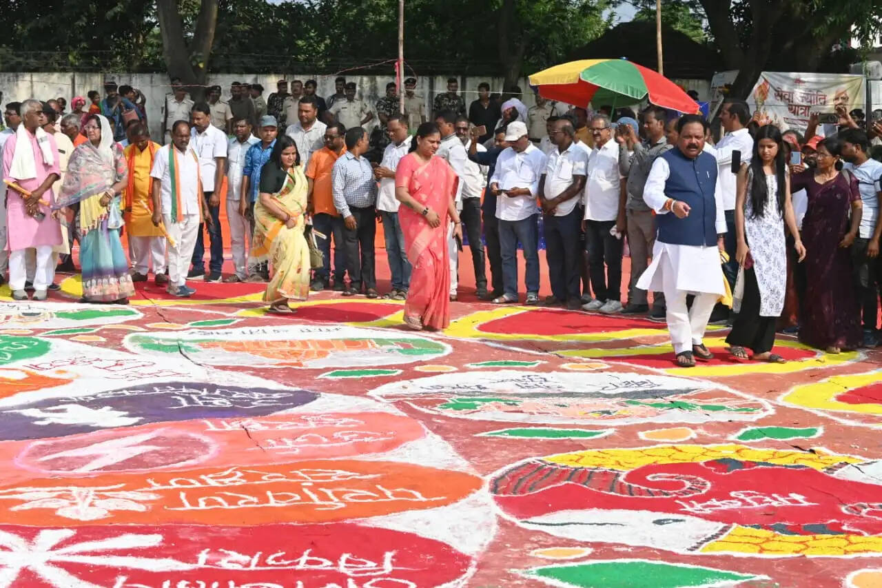 विकसित भारत संकल्प सभा के साथ सेवा ज्योति यात्रा में हजारों की संख्या में भाजपाई हुए शामिल