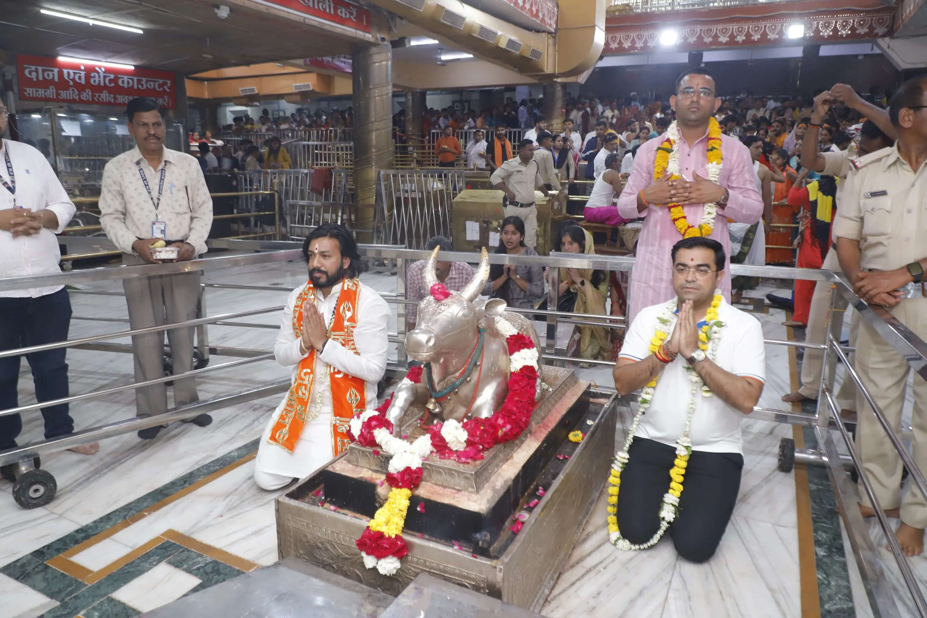 छत्तीसगढ़ के कैबिनेट मंत्री ने किए महाकालेश्वर के दर्शन