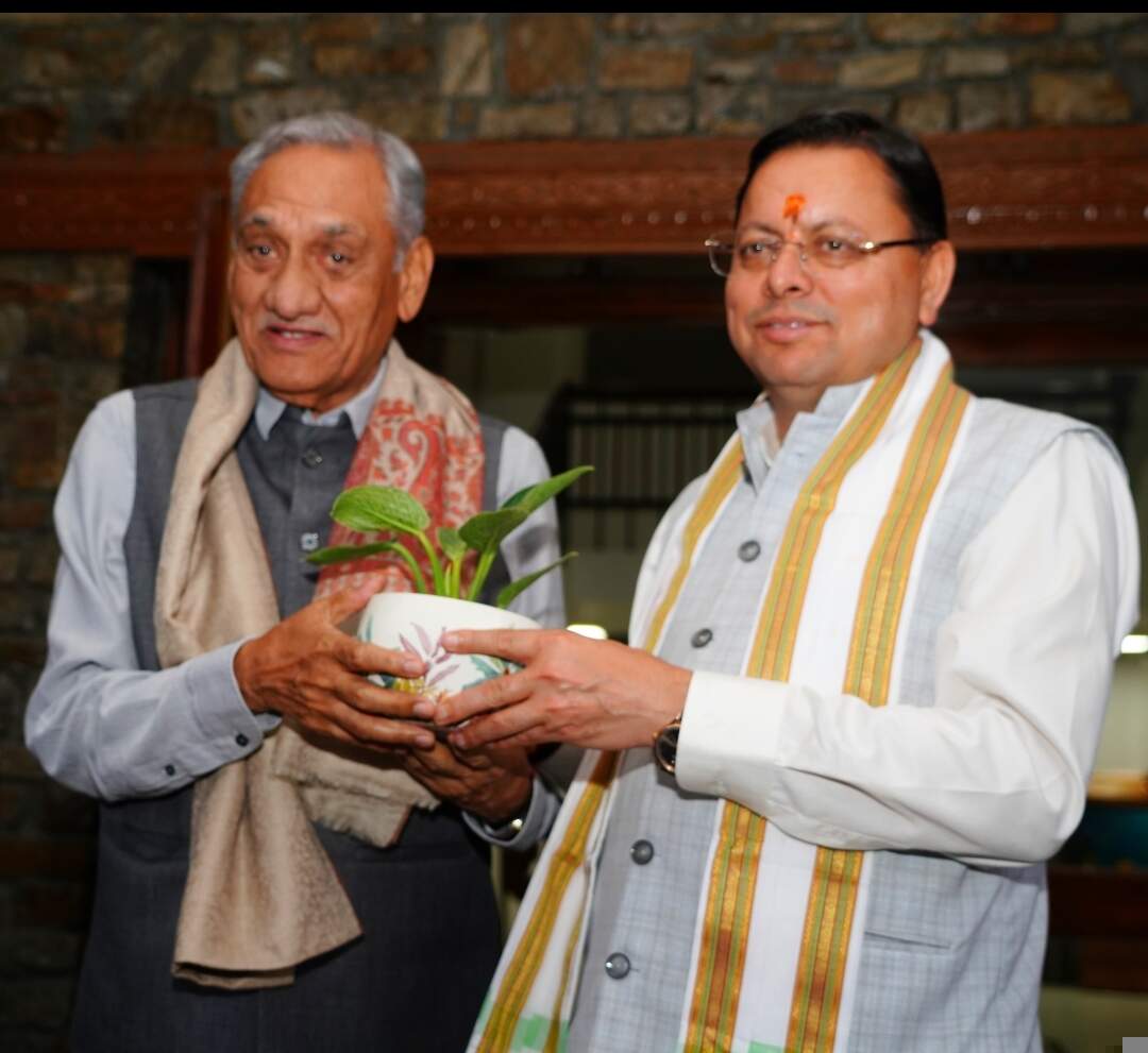 विजय बहुगुणा ने मुख्यमंत्री धामी से की शिष्टाचार भेंट