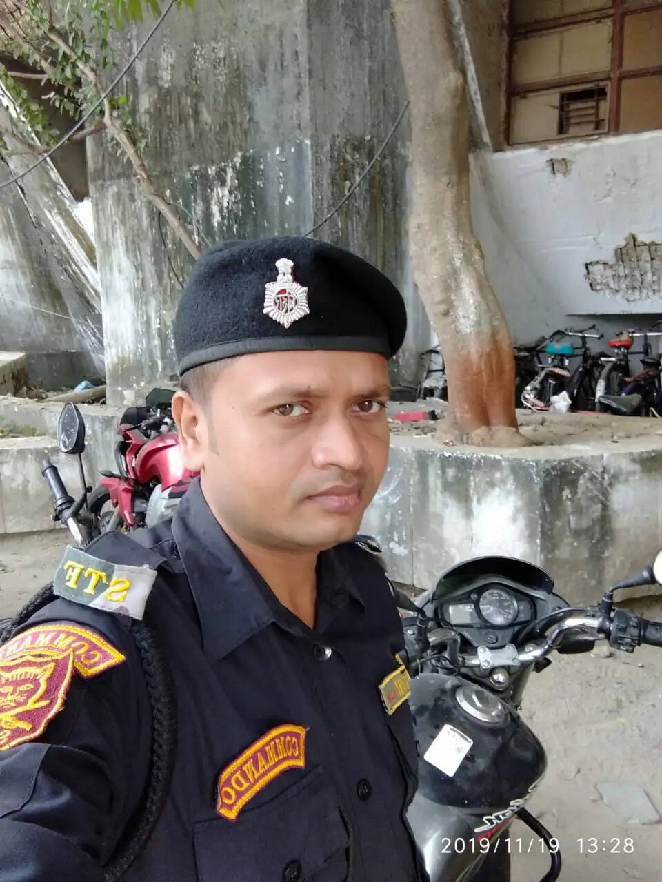 दरौंदा स्टेशन पर दर्दनाक हादसा: ट्रेन में चढ़ते समय फिसले एसटीएफ जवान की हुई मौत