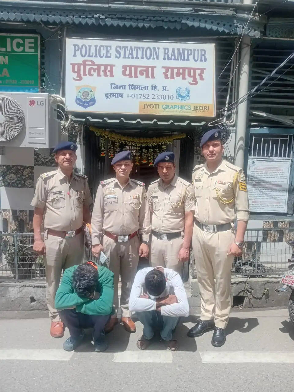 टेलीकॉम कंपनी के लाखों रुपये के पोल चुराने वाले दो आरोपी गिरफ्तार